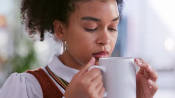 Face Coffee Thinking Black Woman Smelling Aroma Fresh Beverage While — Stock Video