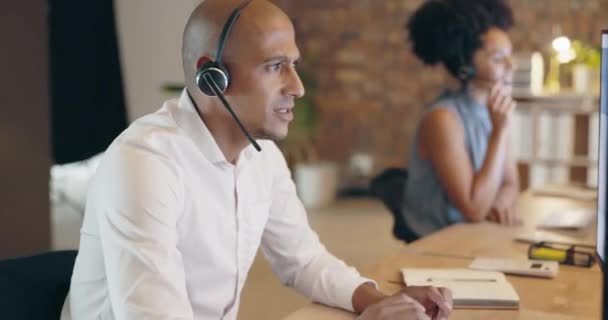 Dühös Üzletember Call Center Számítógépes Probléma Irodában Online 404 Hiba — Stock videók