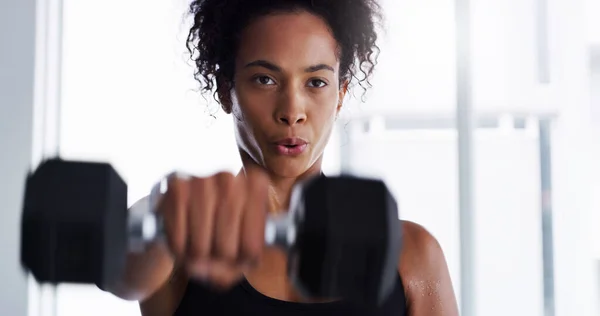 Theres Room Mediocre Here Young Woman Working Out Dumbbells Gym — Stock Photo, Image
