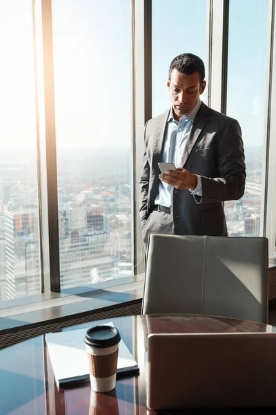 Keeping Corporate Connections Young Businessman Using Cellphone Office — Stock Photo, Image
