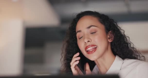 Telefon Görüşmesi Tartışma Gece Geç Saatlere Kadar Ofisinde Proje Için — Stok video