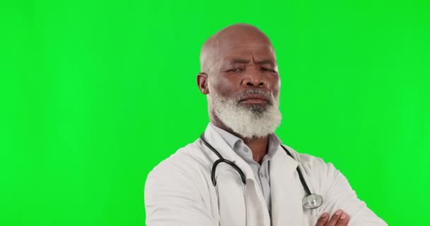 Cara Doctor Hombre Negro Con Pantalla Verde Mentalidad Seria Carrera — Vídeo de stock
