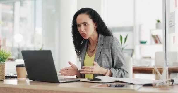 Wütendes Gerede Videotelefonie Und Geschäftsfrau Frustriert Von Arbeitsfehlern Während Sie — Stockvideo