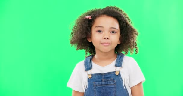 Emelje Fel Szemöldökét Zöld Képernyőt Gyermek Arcát Stúdióban Képregény Mém — Stock videók