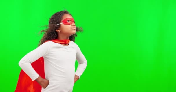 Super Herói Figurino Criança Estúdio Com Tela Verde Com Espaço — Vídeo de Stock