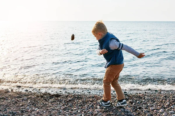 Just Loves Being Water Little Boy Throwing Rock Lake — Stock Photo, Image