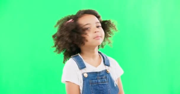 Hår Glad Ansigt Barn Grøn Skærm Studiet Rystende Hoved Naturlige – Stock-video