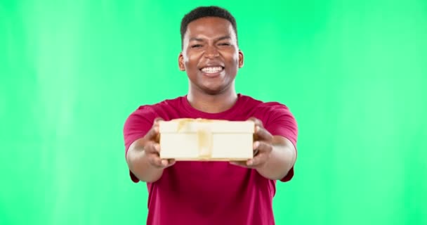 Smile Black Man Face Gift Box Giving Green Screen Birthday — Stock Video
