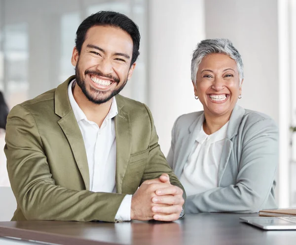 Zakenmensen Portret Glimlach Partnerschap Kantoor Voor Corporate Leiderschap Management Gelukkige — Stockfoto