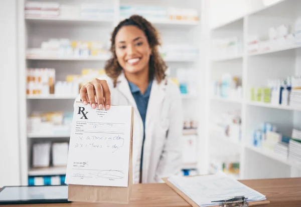 Gyógyszertár Gyógyszeres Táska Akik Csomagot Adnak Pov Betegnek Ügyfélszolgálatnál Ügyfélszolgálatnál — Stock Fotó