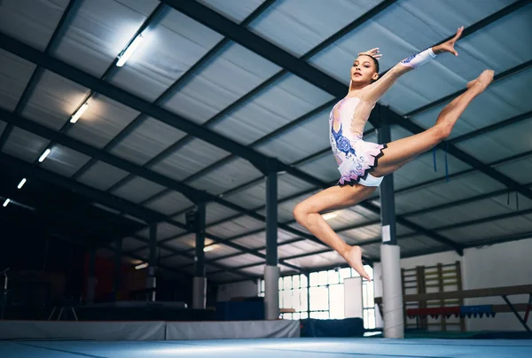 Danse Saut Une Femme Dans Pratique Gymnastique Passe Temps Artistique — Photo
