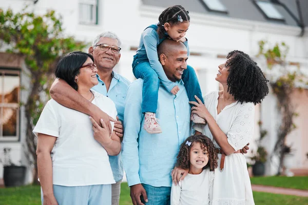 Feliz Sorrir Carinhoso Com Grande Família Casa Para Vínculo Gerações — Fotografia de Stock