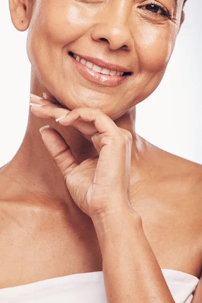 Portret Cosmetica Vrouw Met Huidverzorging Spa Luxe Behandeling Tegen Een — Stockfoto