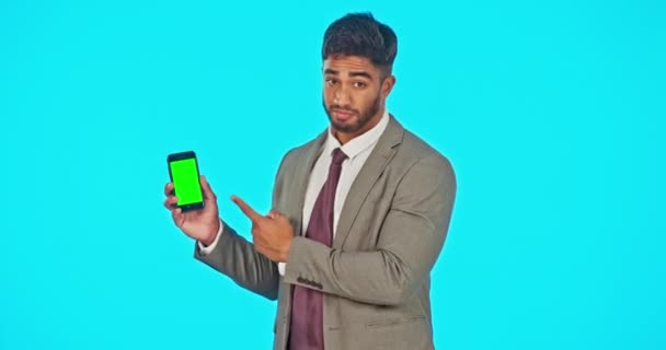 Zielony Ekran Telefon Myślenie Człowieka Wątpliwości Decyzja Rynku Akcji Lub — Wideo stockowe
