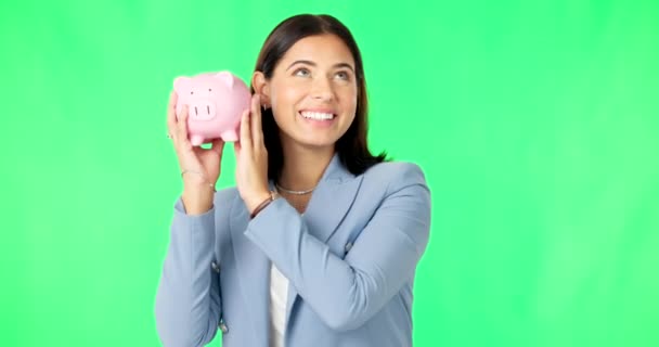 商界女性 资金和储蓄罐在绿色屏幕上的背景下进行储蓄 预算或融资 笑容满面的女性形象 以金钱 利润或投资换取硬币 — 图库视频影像