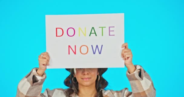 Faccia Donare Ora Donna Con Segno Poster Felicità Uno Sfondo — Video Stock