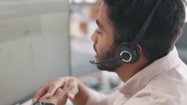 Üzletember Call Center Tanácsadás Számítógép Képernyőjén Ügyfélszolgálat Telemarketing Vagy Támogatás — Stock videók