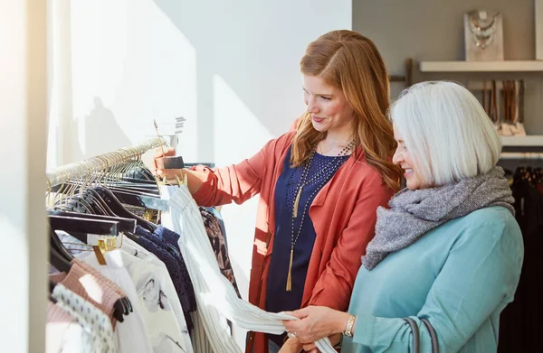 Share Similar Taste Clothing Mother Daughter Shopping Clothing Store — Stock Photo, Image