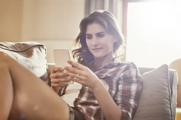 Kicking Back Checking Young Woman Relaxing Sofa Home Using Mobile — Stock Photo, Image