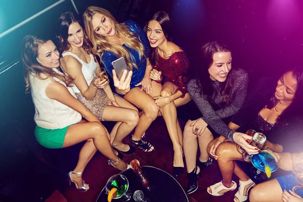 Ihre Party Selfies Sind Auf Dem Punkt Eine Gruppe Von — Stockfoto