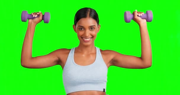 Tela Verde Rosto Mulher Fitness Feliz Com Halteres Para Exercícios — Vídeo de Stock