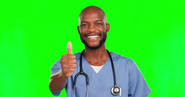 Αντίχειρας Επάνω Πράσινο Οθόνη Χειρουργός Και Χαρούμενος Μαύρος Ικανοποίηση Για — Αρχείο Βίντεο