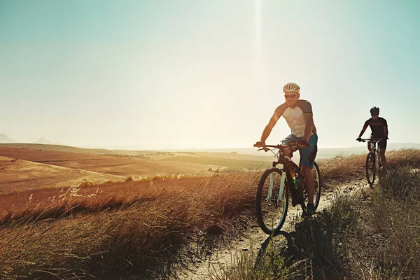 Thats Discovered Our Love Mountain Biking Two Cyclists Out Cycling — Stock Photo, Image
