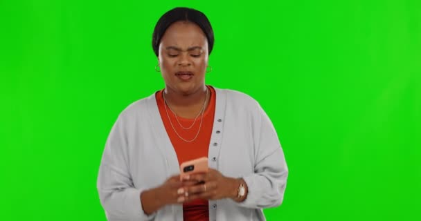 Frustré Téléphone Femme Sur Écran Vert Avec Problème Pour Message — Video