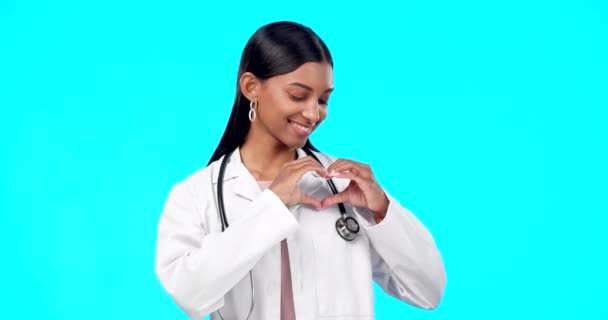 Gesto Coração Mulher Feliz Médico Cirurgião Enfermeiro Cuidados Apoio Medicina — Vídeo de Stock