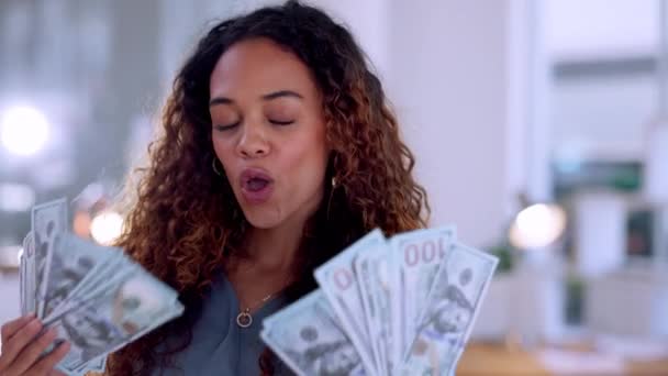 Cash Fan Visage Femme Heureuse Dans Richesse Entreprise Bonus Profit — Video