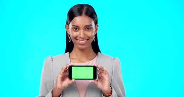 Klucz Chroma Zielony Ekran Kobieta Telefonem Lokowania Produktu Marki Reklamy — Wideo stockowe