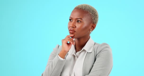 Confused Thinking Black Woman Studio Decision Choice Pensive Blue Background — Stock Video