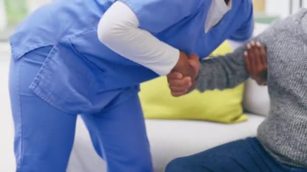 Ayuda Apoyo Manos Enfermero Anciano Para Asilo Retiro Rehabilitación Fisioterapia — Vídeo de stock