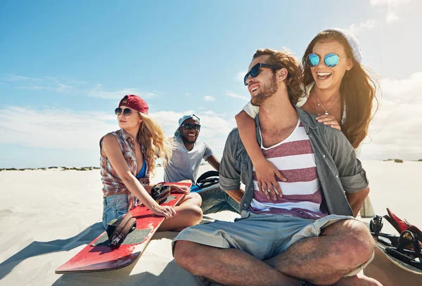 What Awesome Day Out Desert Group Young Friends Sandboarding Desert — Stock Photo, Image