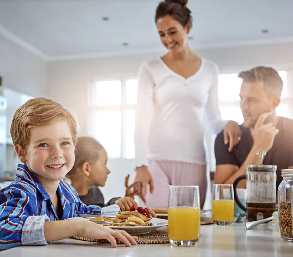 Moja Rodzina Jest Najlepsza Rodzina Jedząca Razem Śniadanie — Zdjęcie stockowe