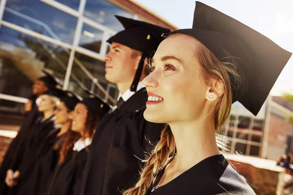 Előretekintve Jövőjére Hallgatók Kívül Álló Diploma Napján Egyetemi — Stock Fotó