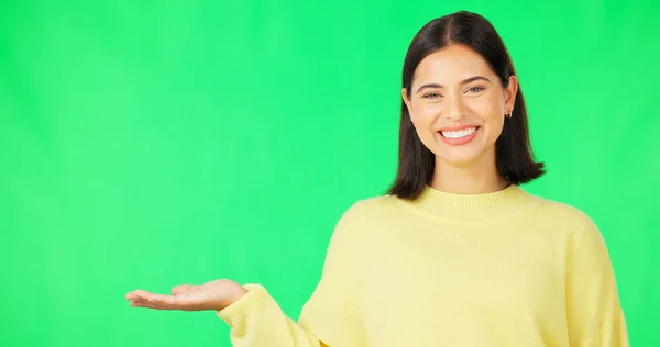 Mutlu Kadın Yeşil Ekran Ürün Yerleştirme Reklam Veya Pazarlama Için — Stok fotoğraf