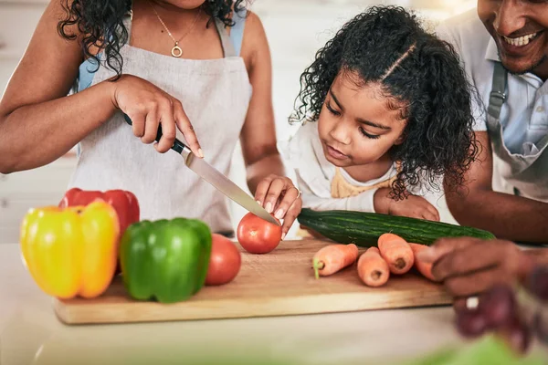 Familia Cortar Verduras Cocinar Juntos Aprender Habilidad Del Chef Con — Foto de Stock
