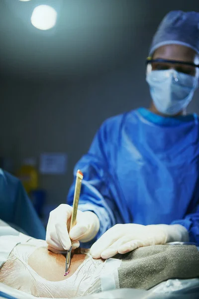 Cominciamo Con Incisione Chirurgo Sala Operatoria — Foto Stock