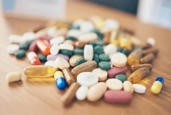Cuidados Saúde Comprimidos Mesa Com Comprimidos Medicamentos Suplementos Produtos Farmácia — Fotografia de Stock