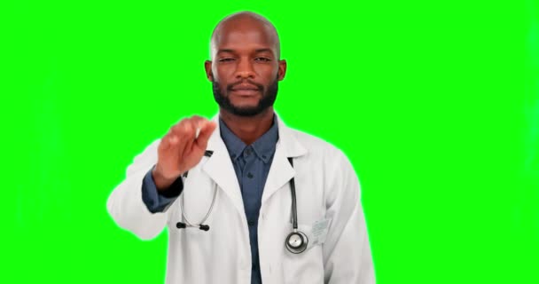 Доктор Чорний Чоловік Зупиніть Руки Зеленому Екрані Студії Ізольовані Фоні — стокове відео