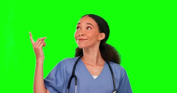 Infirmière Écran Vert Femme Pointant Vers Maquette Studio Isolé Sur — Video