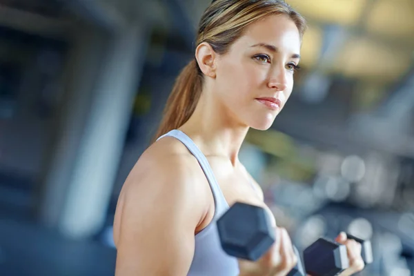 Making Great Progress Beautiful Young Woman Working Out Gym — Stock Photo, Image
