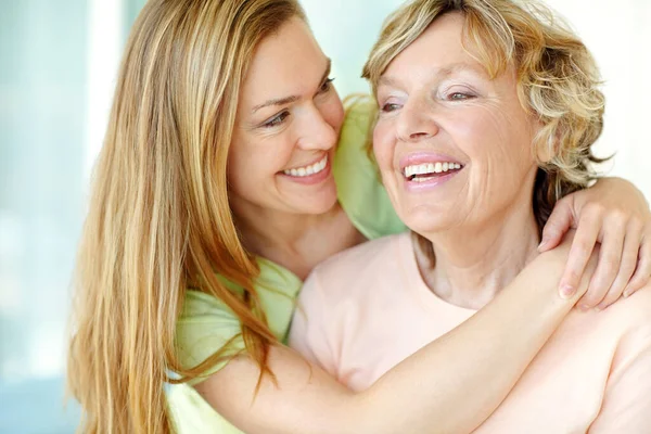 Showing Her Affection Appreciation Beautiful Woman Hugging Her Mother Affectionately — Stock Photo, Image
