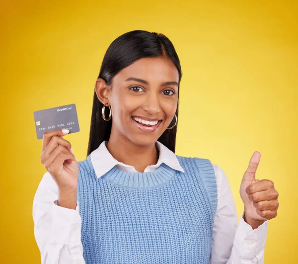 Πιστωτική Κάρτα Αντίχειρες Επάνω Και Πορτρέτο Της Ινδής Στο Κίτρινο — Φωτογραφία Αρχείου