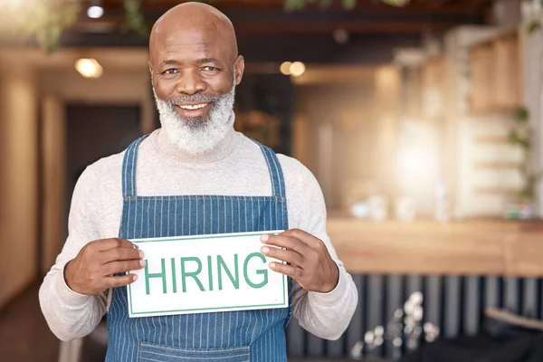 Homme Signe Embauche Portrait Dans Café Recrutement Petites Entreprises Embaucher — Photo
