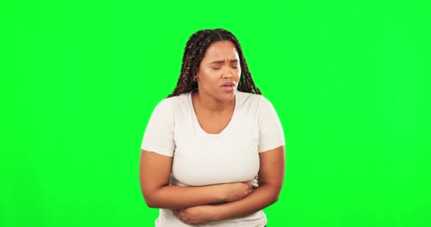 Mulher Negra Mãos Dor Estômago Estúdio Tela Verde Menstruação Pms — Vídeo de Stock
