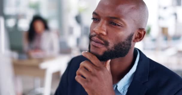 Hombre Negro Pensamiento Negocio Para Planificación Estrategia Idea Computadora Oficina — Vídeos de Stock
