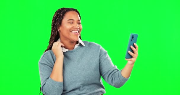 Tela Verde Selfie Mulher Com Sorriso Mídia Social Alegre Fundo — Vídeo de Stock
