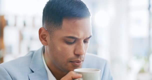 Pensando Cara Hombre Negocios Con Café Oficina Para Resolución Problemas — Vídeos de Stock
